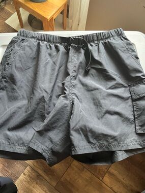 Nike Men's Black Elastic-Waist Cargo Shorts/Swim